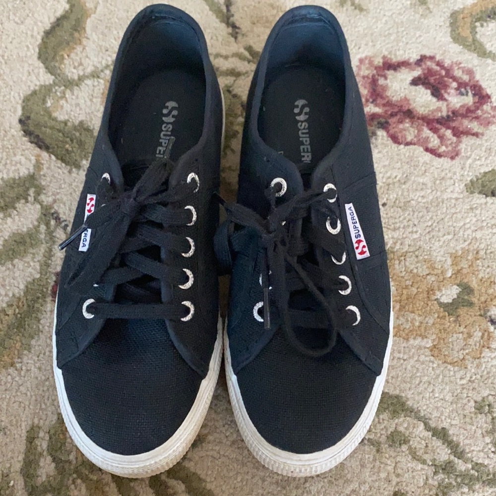 Black superga